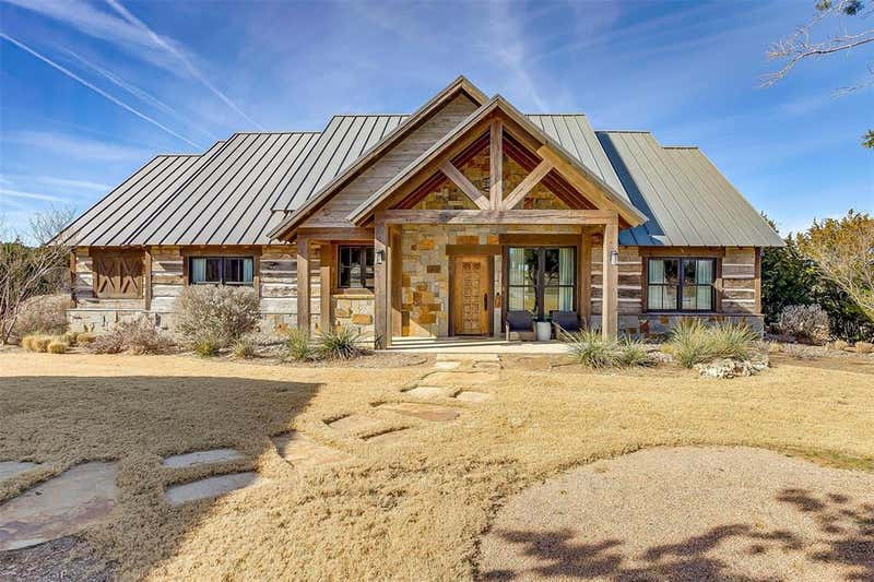 Graford Independent School District, TX homes sold with a Fireplace