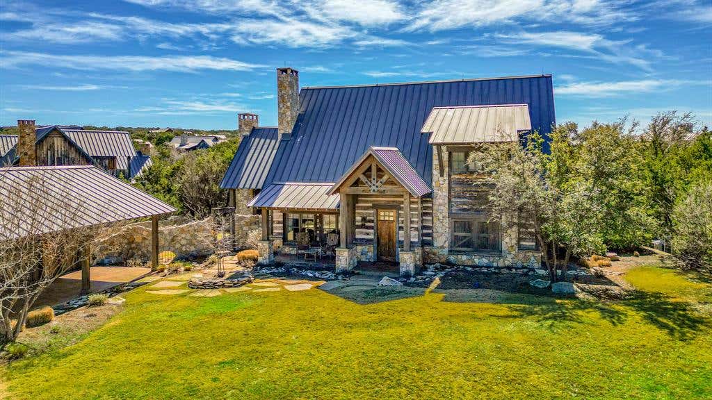 Graford Independent School District, TX homes sold with a Fireplace