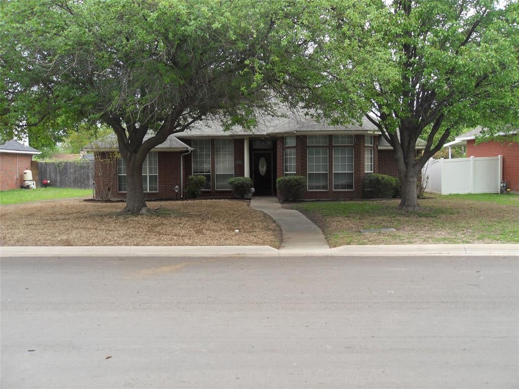 3500 Shadow Trl, Denton, TX 76207 Off Market